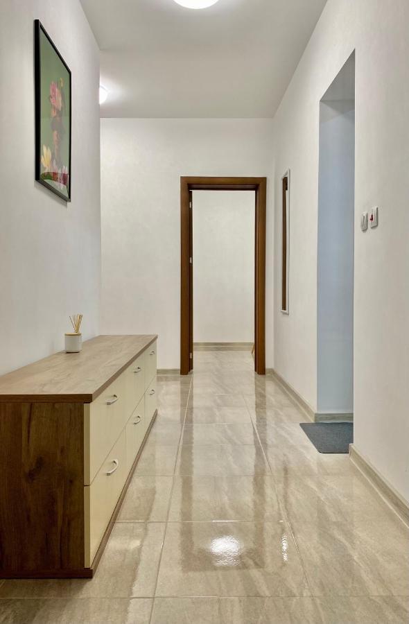 Spacious & Cozy 2 Bed Apartment With Work Space & Fast Wi-Fi Stara Zagora Exterior photo